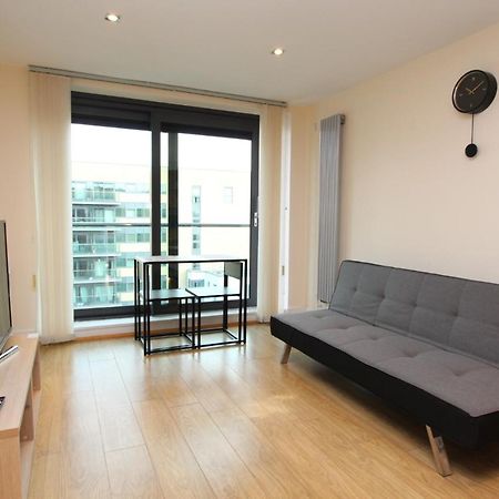 Lovely 2 Bedroom Apartment With Amazing Views In E14 ロンドン エクステリア 写真