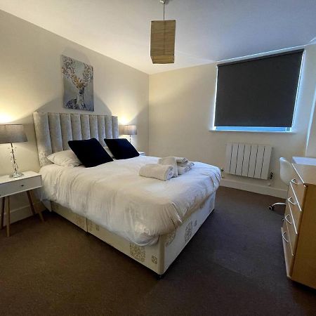 Lovely 2 Bedroom Apartment With Amazing Views In E14 ロンドン エクステリア 写真