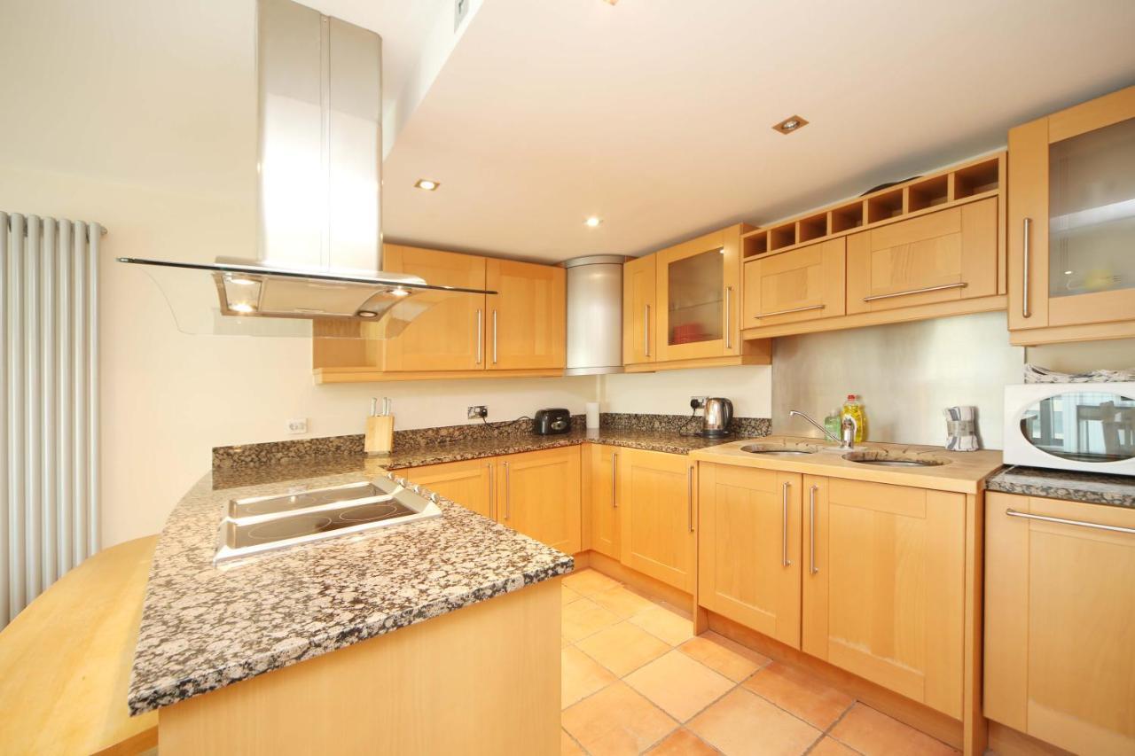 Lovely 2 Bedroom Apartment With Amazing Views In E14 ロンドン エクステリア 写真