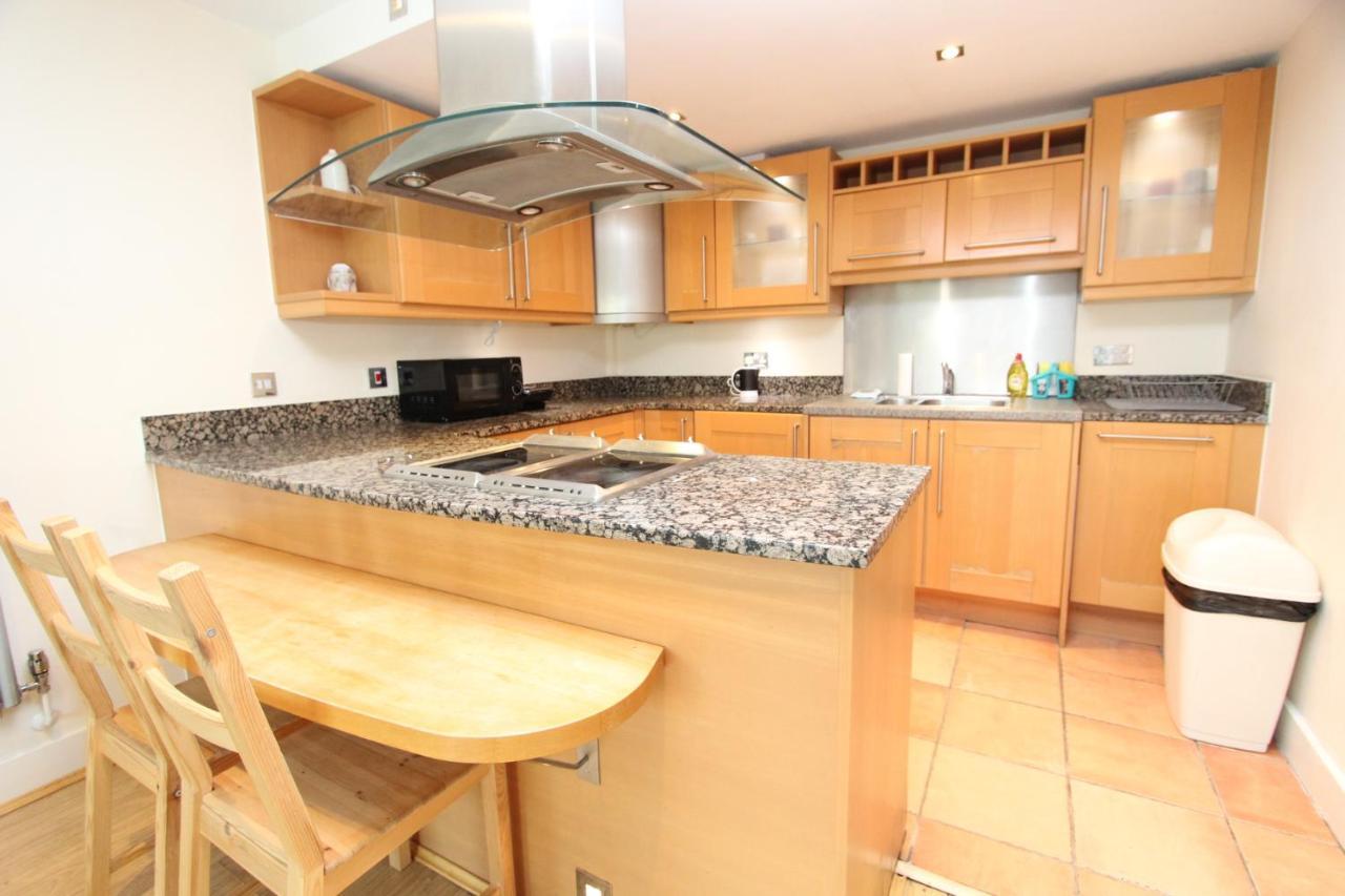 Lovely 2 Bedroom Apartment With Amazing Views In E14 ロンドン エクステリア 写真